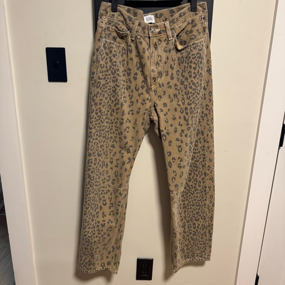 Citizens of Humanity Miro Relaxed Jean In Natural Cheetah Size 27 Like New - Picture 2 of 5